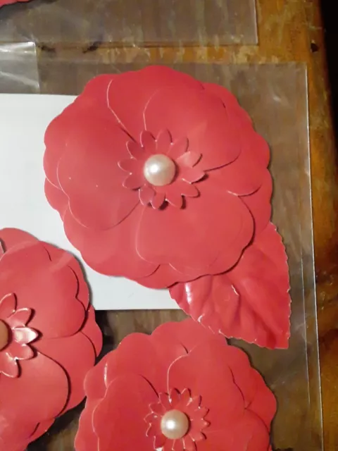 Nuevo 20 piezas = 60 flores de papel rojo con centros de perlas - álbum de recortes / Navidad / artesanía 3