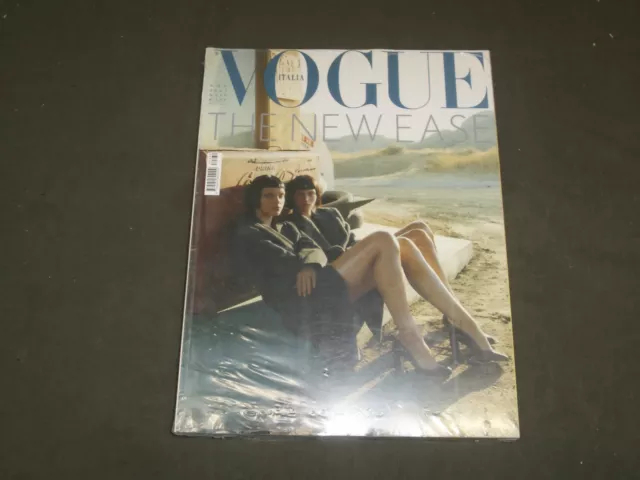 2003 November Vogue Italia Magazine - Missy Rayder & Jessica Stam - L 3148