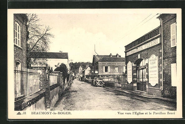 CPA Beaumont-le-Roger, Vue vers l´Eglise et le Pavillon fleuri, vue de la rue