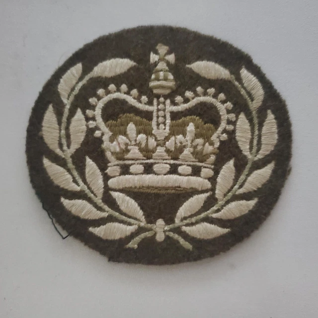 POST WW2 BRITISH Army Warrant Officer Class Two WO2 Insignia Queens