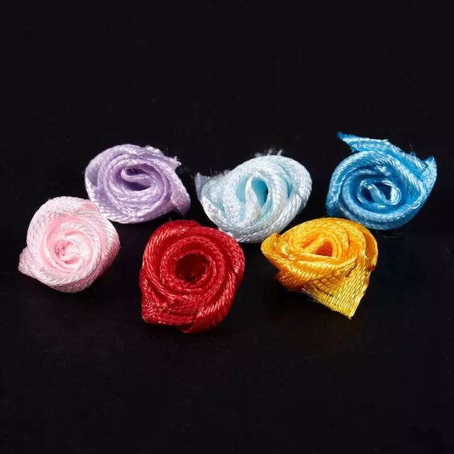 100 Stueck / Lot Mini Handmade Satin Rose Ribbon Rosetten Stoff Blume Appli k12l 3