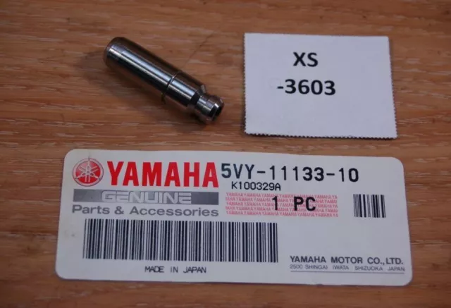 Yamaha YZF-R1 5VY-11133-10 GUÍA, VÁLVULA 1 Genuino NUEVO DE LOTE ANTIGUO xs3603