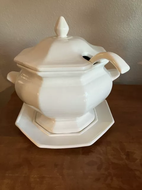 Vntg California Pottery Ironestone Soup Tureen Under Plate Ladle 48 Oz Capacity