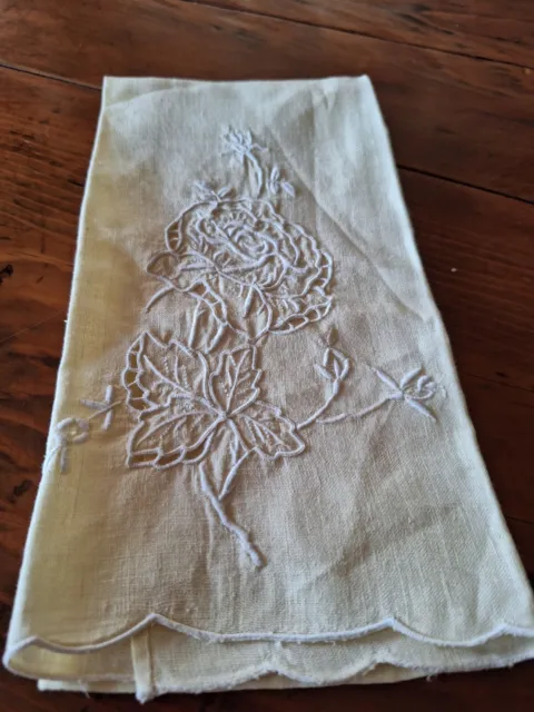 Vintage Cream LINEN Napkin  Embroidered Floral Cutout Lacework Design