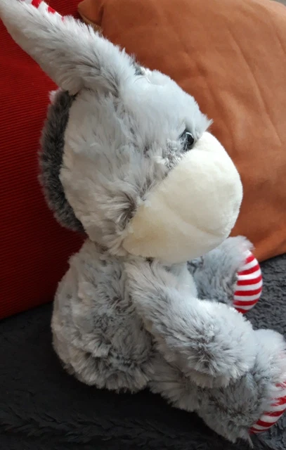 v1-peluche-doudou-ane-gris-pattes-oreilles-rouge-ray-blanc-gipsy-toys