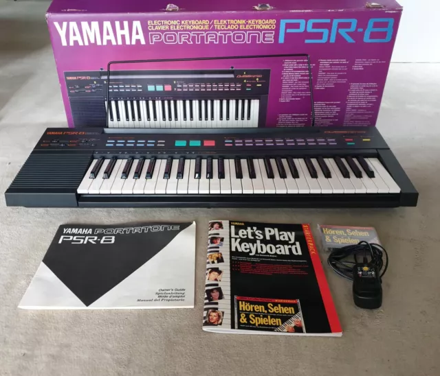 Yamaha PSR-8 Elektronik-Keyboard mit Notenständer, Spielanleitung und Netzteil