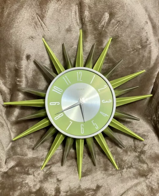 Vintage Verichron Sunburst Starburst Wall Clock Metal Groovy Green WORKS GREAT!