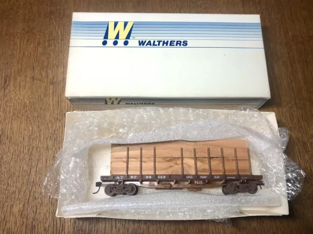 Walthers Modell 42' Flachwagen mit Pfählen ATSF Holzblockladung - HO verpackt Sehr guter Zustand