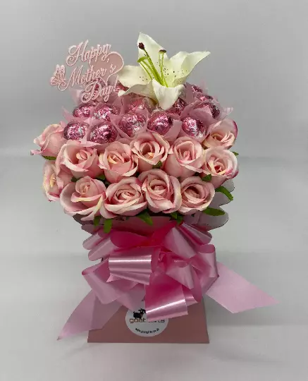 Mother’s Day Lindt Lindor Strawberries & Cream Chocolate Flowers Bouquet Gift