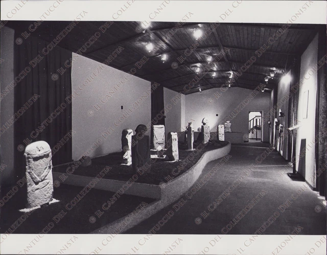 1981 PONTREMOLI Museo di menhir antropomorfi Liguri Massa Carrara Foto Belluschi