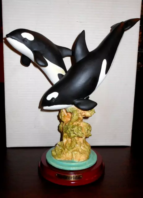 Sea World Orca - Killer Whale Figurine with Double Orca Display NIB