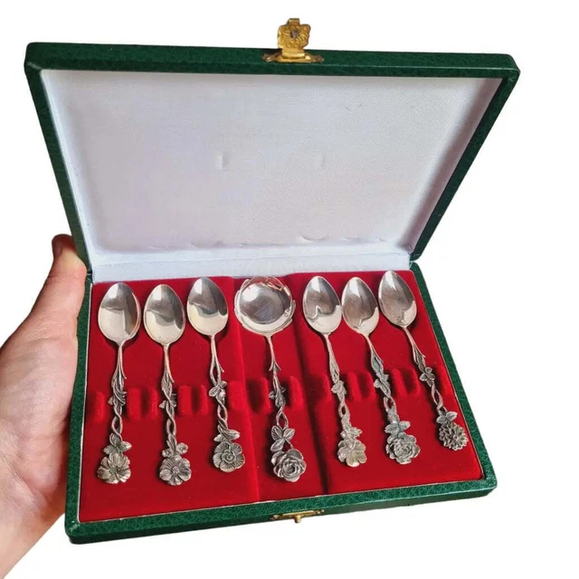 Set di antichi cucchiai d'argento decorati con fiori, utensili da cucina...