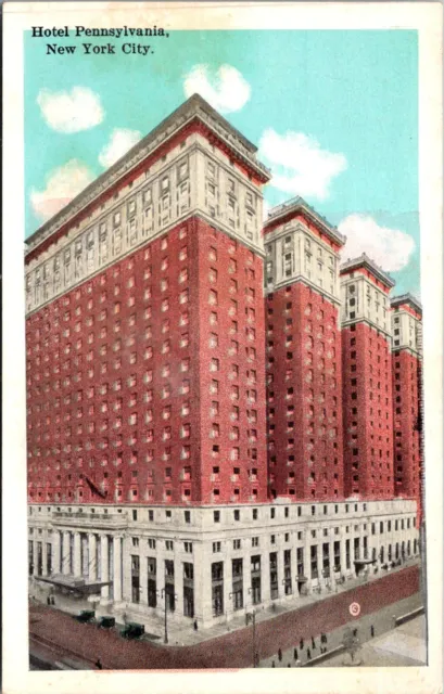 Vintage NEW YORK CITY Postcard HOTEL PENNSYLVANIA Street Scene c1930s Unused