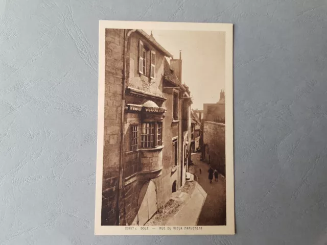 CPA / Carte postale ancienne - DOLE - Rue du vieux Parlement (39)