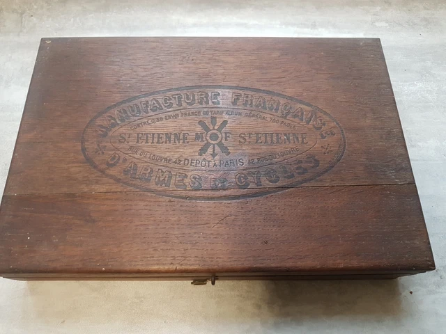 Ancienne Boite à Outils En Bois – Manufacture D’Armes De St Etienne – France
