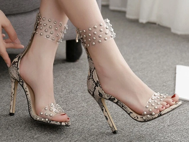 Escarpins Talons Aiguilles En Bois Charlotte Russe - Blanc, Sangle Cuir, Bout Ouvert - Taille US9 - Neuf Sans Boîte