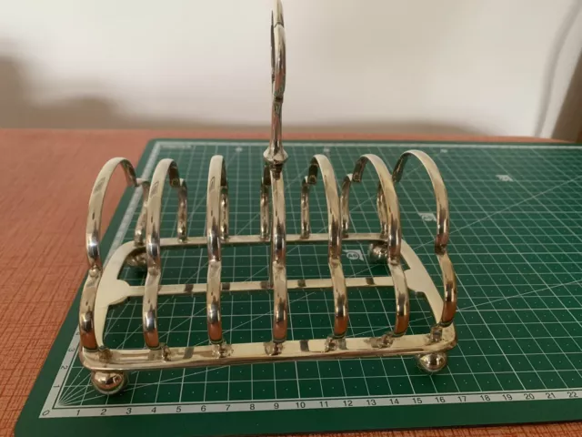 Silver plated Victorian Toast Rack by William Hutton & Sons, c.1890 6 Slice 2