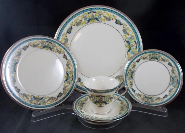 Lenox FAIR LADY 5 Piece Place Setting Cream Background GREAT CONDITION