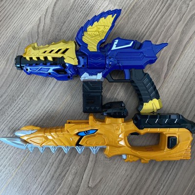 gold ranger in dino fury
