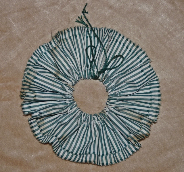 COLLAR, RUFFLE,  antique style,  for collectible teddies & dolls