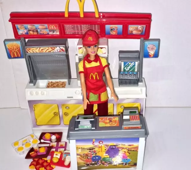 Barbie McDonald's Fun Time! RESTAURANT and doll Playset 2001 RARE
