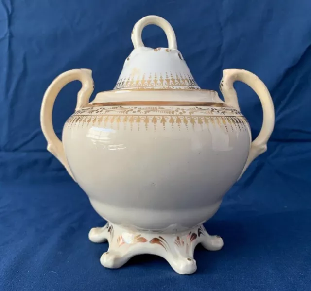 Vtg Porcelain Golden Filigree & Flourish Large Footed Sugar Bowl w Handles & Lid