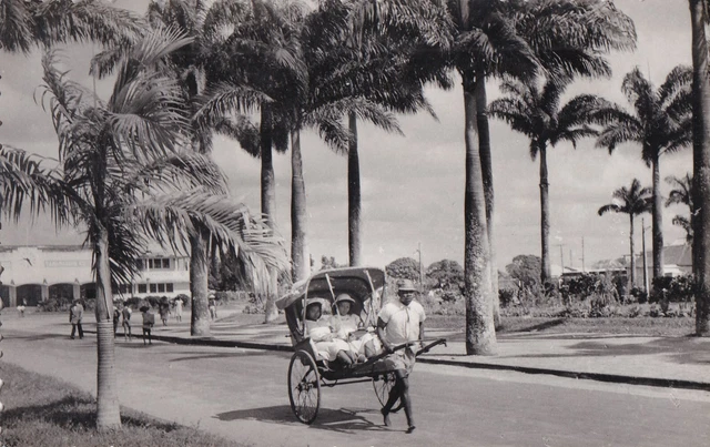 Carte postale ancienne old postcard MADAGASCAR TAMATAVE av de la gare pousse-pou