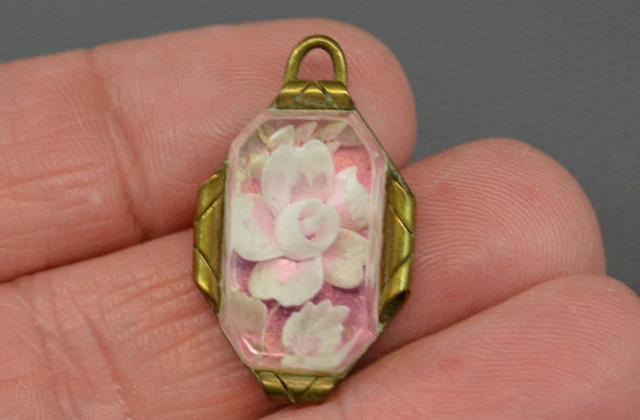 Pendentif Ancien Or De Tolède - Portrait De Femme Sur Lucite Effet Nacre - Occasion - France