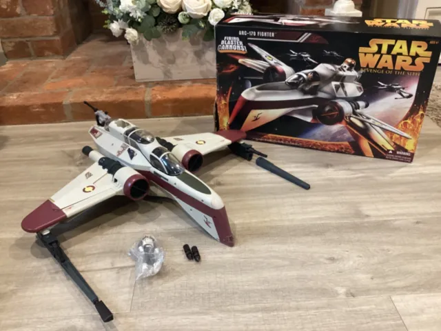 Star Wars III Revenge of the Sith ARC-170 Fighter boxed with figure