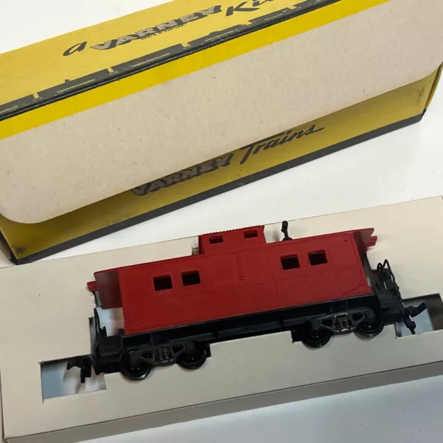 Vintage Varney Trains HO Scale Assembled Red Caboose 2468 Undecorated Boxed