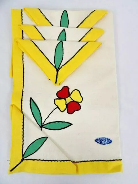 Vintage Embroidered Appliqued Table Topper & 4 Matching Napkins Never Used Vintage Embroidered Appliqued Table Topper & 4 Matching Napkins Never Used