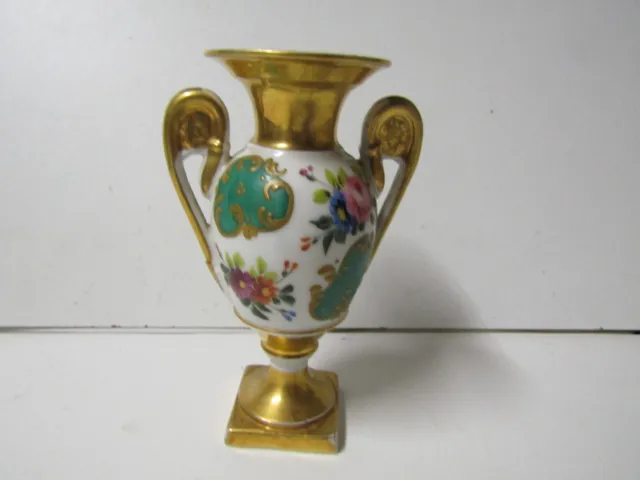 ancien petit vase  en porcelaine de paris