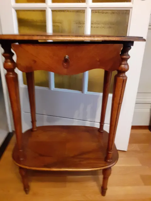 Ancienne petite table de salon