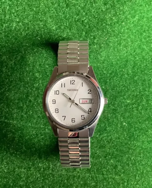 VINTAGE SEIKO QUARTZ day date wrist watch 7N43 8A30 - PicClick UK