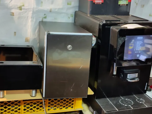 Kaffeevollautomat Kaffeemaschine Franke A400 + mini-Kühlschrank s. Video+Fotos