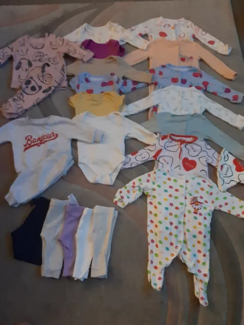 https://www.picclickimg.com/GEAAAOSw1I9llcyQ/Baby-Girl-0-3-Months-Clothes-Bundle.webp