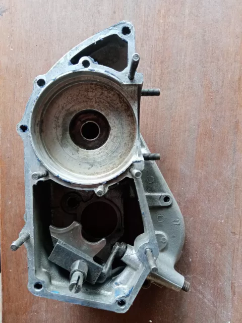 carter moteur droit Peugeot 125 type 55 a 3 vitesses