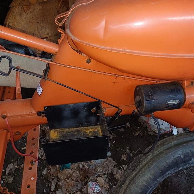 ALLIS CHALMERS B Starter Motor . Vintage Tractor . Antique Tractor