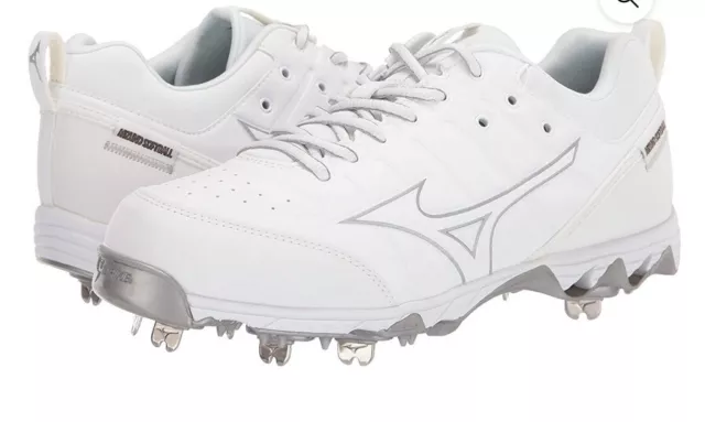 New Mizuno 320638 9-Spike Swift 7 Low Womens Size 6 Metal Softball Cleats