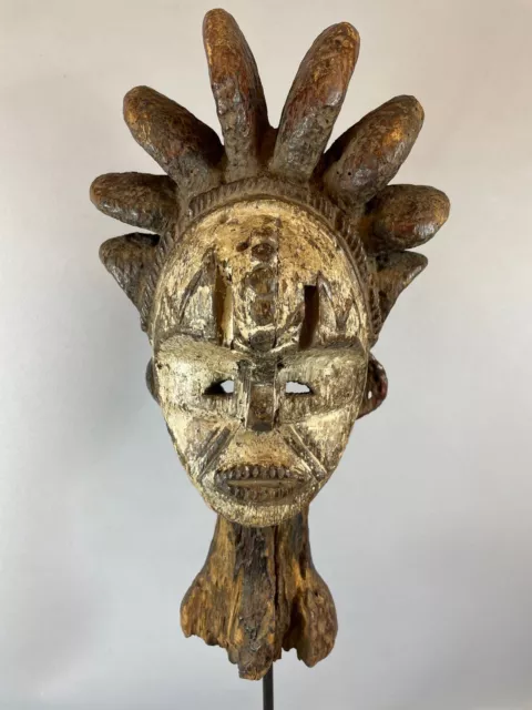 211149 - Old Tribal used African Idoma mask - Nigeria.