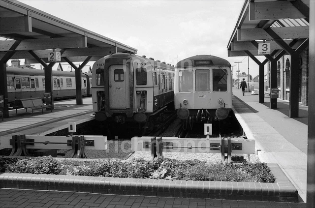 LITTLEHAMPTON STATION EMU 1123 & DMU 9.7.88 John Vaughan Negative RN330 ...
