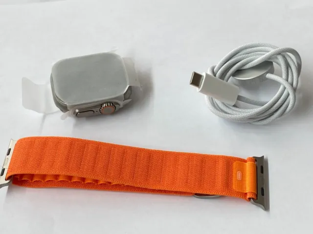 Apple Watch Ultra 49 mm Titan Case mit orange Alpine Loop Medium GPS + Handy