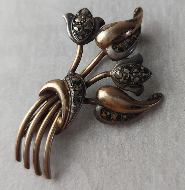 Broche Ancienne En Argent Rectangulaire - Décor Rocaille Travaillé, Bijou Vintage D'occasion