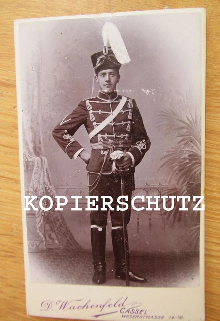 Altes CDV Portrait Foto Husar mit Pelzmütze  / Husaren Regiment / Cassel