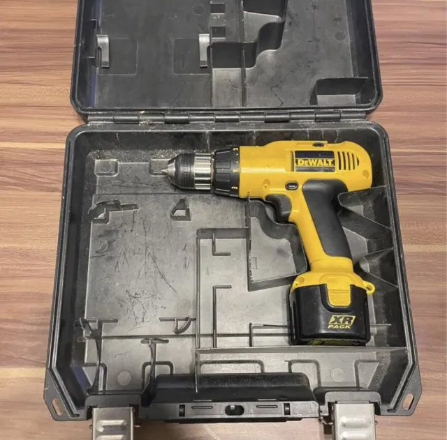 Dewalt DW962 3/8 Cordless Drill 9.6v with Battery and Case