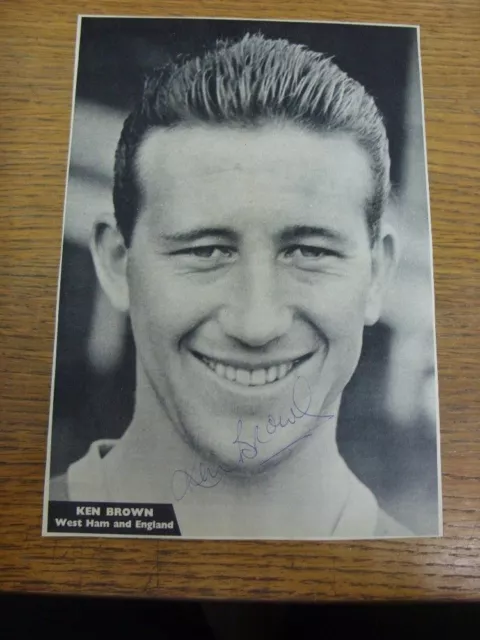 1950's Football Autograph: Ken Brown - West Ham United [Signed on Black & White