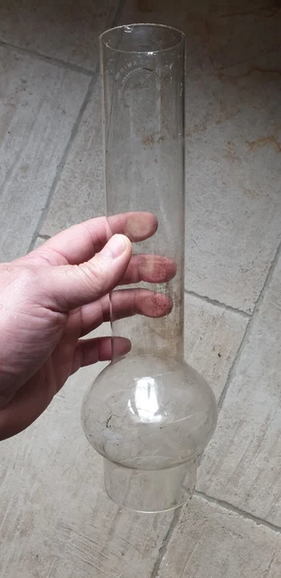 ANCIENNE LAMPE EN verre émaillé a pétrole montée en lampe EUR 82,00 ANCIENNE LAMPE EN verre émaillé a pétrole montée en lampe EUR 82,00