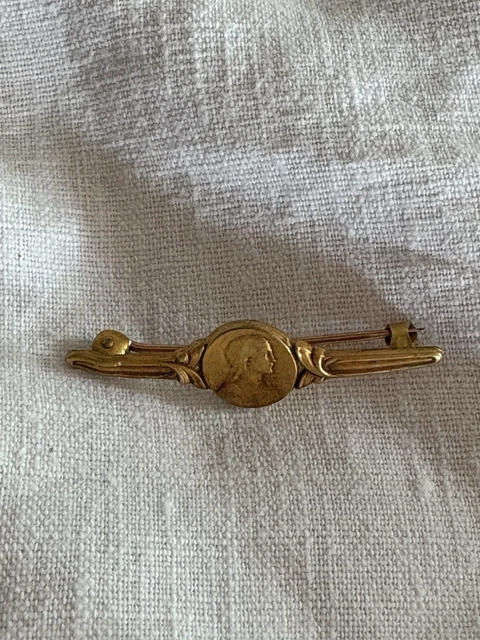 Broche Ancienne Vierge Marie Plaqué Or Murat - Bijou Religieux, D'occasion