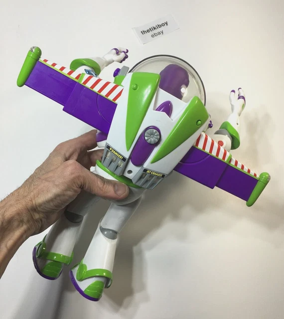 DISNEY STORE 12& TALKING Buzz LIGHTYEAR WORKS Toy Story Action Figure