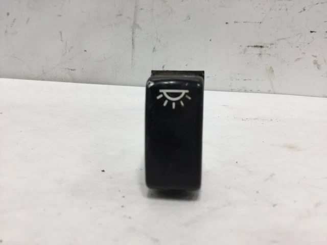 Kenworth T800 DOME LIGHT Dash/Console Switch - Used | P/N P27104010